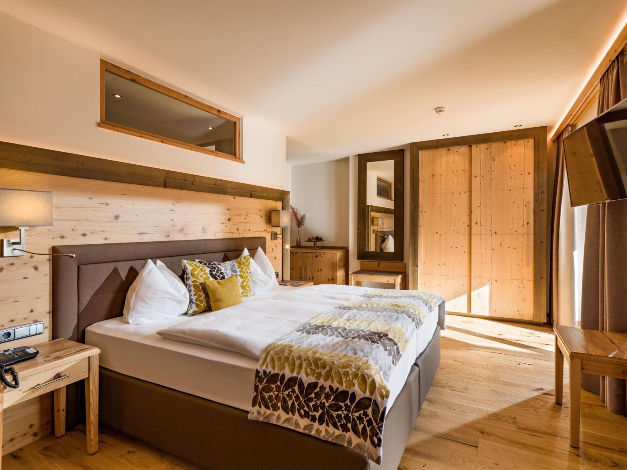 Hotel Zentral ****Superior Kirchberg in Tirol Eksteriør bilde